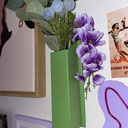 Wall Mounted Flower Holder