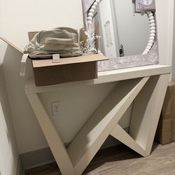 Entry way table