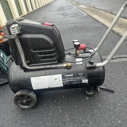 Husky Compresor 8 Galones  150 Psi 