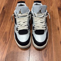 Jordan’s 4s Size 7 Kids barely Used 
