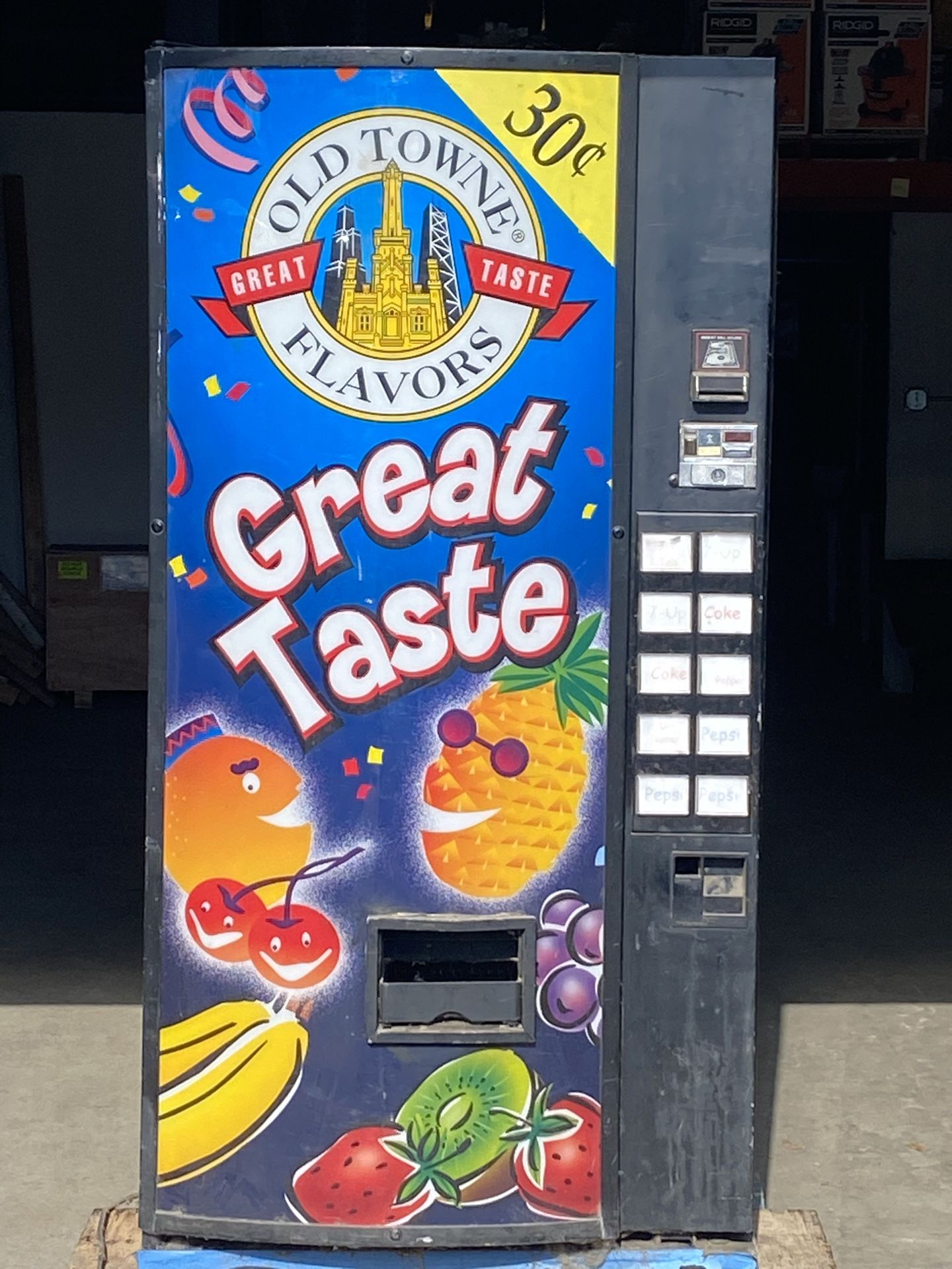 Working RC Cola- Old Towne Flavors Pop Machine