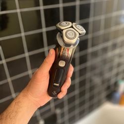 philips norelco 19000 prestige ultra+case shaver