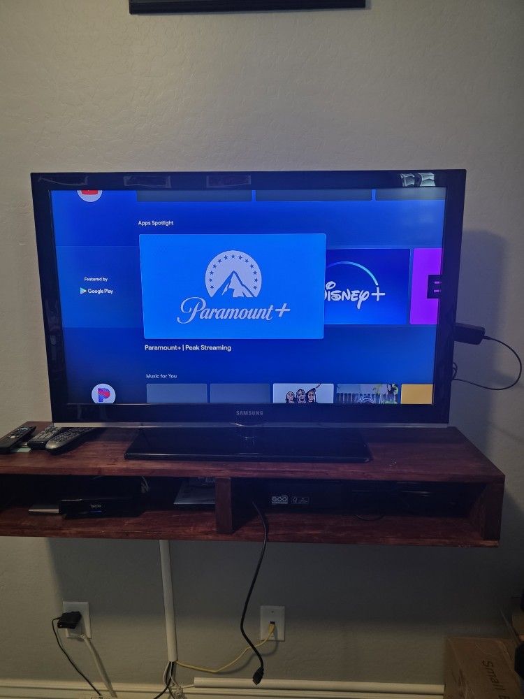 40" Samsung LCD TV