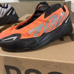 Rare !! 2020 Adidas Yeezy Boost 700 MNVN 'Orange'