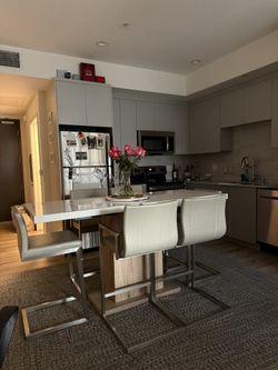 6 Person Island Dining Table