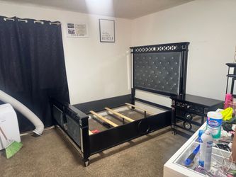 Bed frame queen