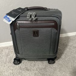 Travelpro Platinum Elite - Carryon - Spinner Tote -New