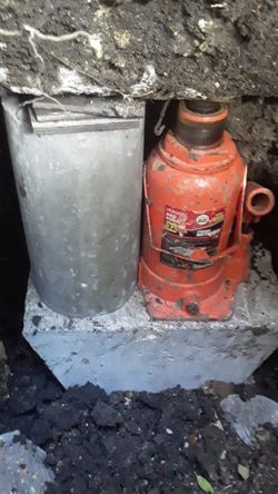 Niveló casas y trailas