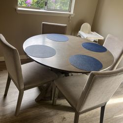Round Dining Table 
