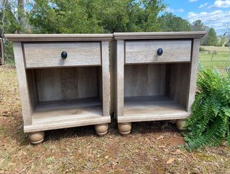 Cottage STYLE NIGHT STANDS/END TABLES Thumbnail