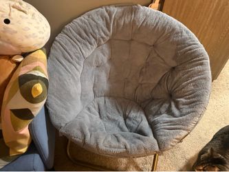 gray butterfly chair