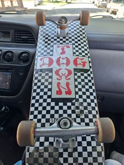 Dogtown skateboard complete setup 8.5