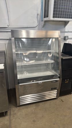Open case refrigerator