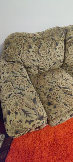 3-Seat floral couch