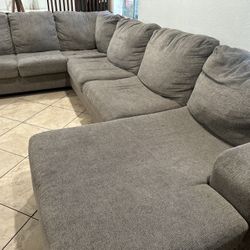 Large living room sofa set , must goooo 160$