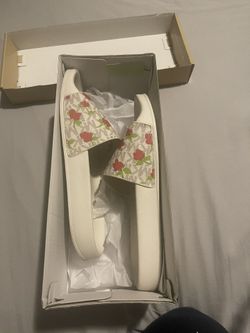 Michael Kors Slides Size 6 Excellent Like New Condition 
