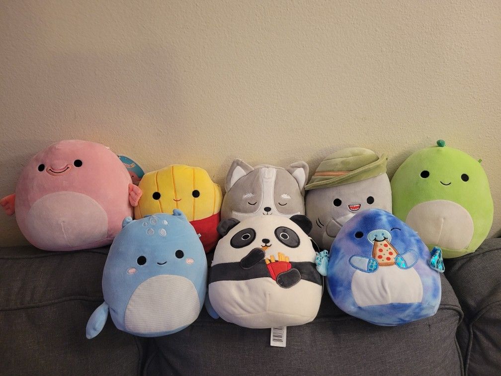 8 Squishmallows