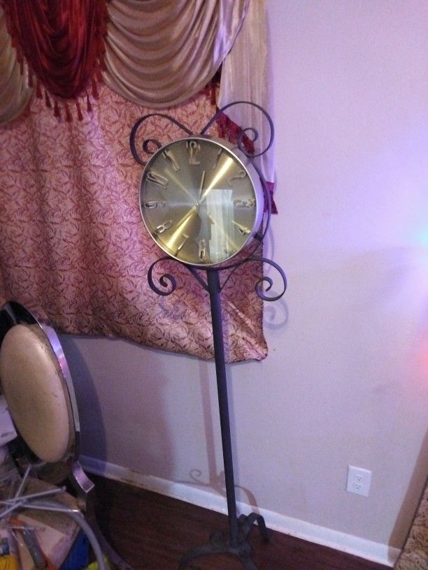 Free Standing Clock