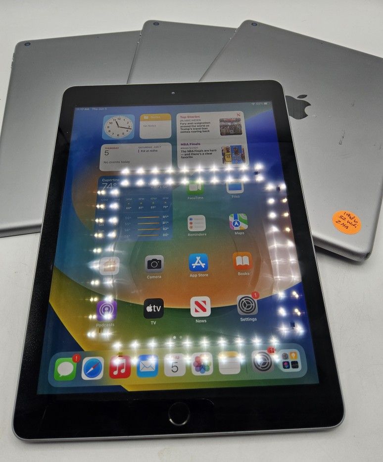 Apple IPad 6th Gen 32gb WiFi With Charger And Warranty Just $90 Each