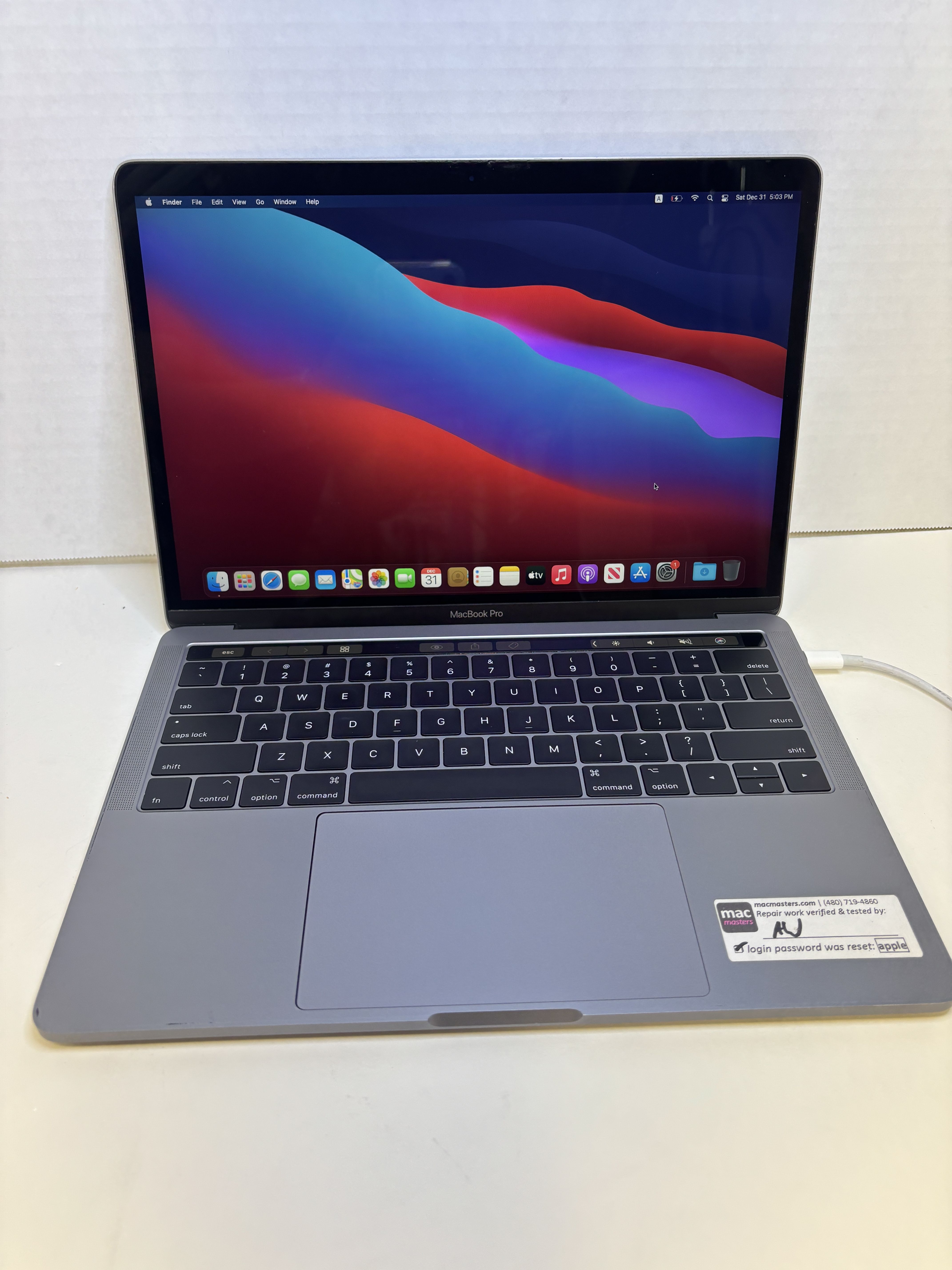 MacBook Pro 13"(2016) A1706, Four Thunderbolt 3 Ports, Intel Core i5 2.9 GHz, 16GB RAM, 500GB SSD , TouchBar - Space Grey