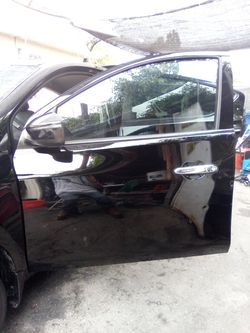 2015  NISSAN VERSA DRIVER SIDE DOOR