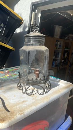 Glass drink dispenser