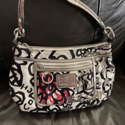 Coach Small Bag!!!! Really Cute!!!
