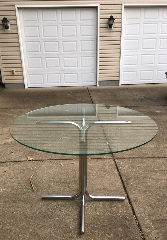 Kitchen table (glass)