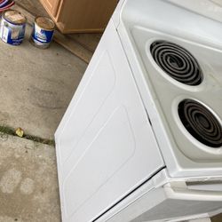 Range  Everything Work  6 Mo Old 