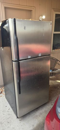 GE Adora  refrigerator