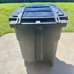 🔥 Brand New Toter 96 Gallon Trash Can w/ Wheels - Heavy Duty (Cheaper than Home Depot!) Price: $100 (Priced to sell!)🔥
