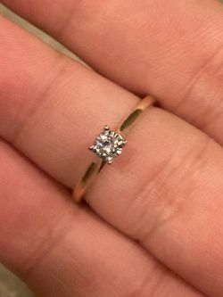 10k yellow gold 1/10th of a carat