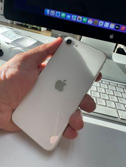 iPhone SE 3rd generation 64 latest iOS it’s unlocked