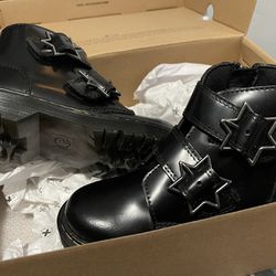 Kid Girls Size 2 Dr. Martens Devon Star Boots New In Box alternative Goth Punk 
