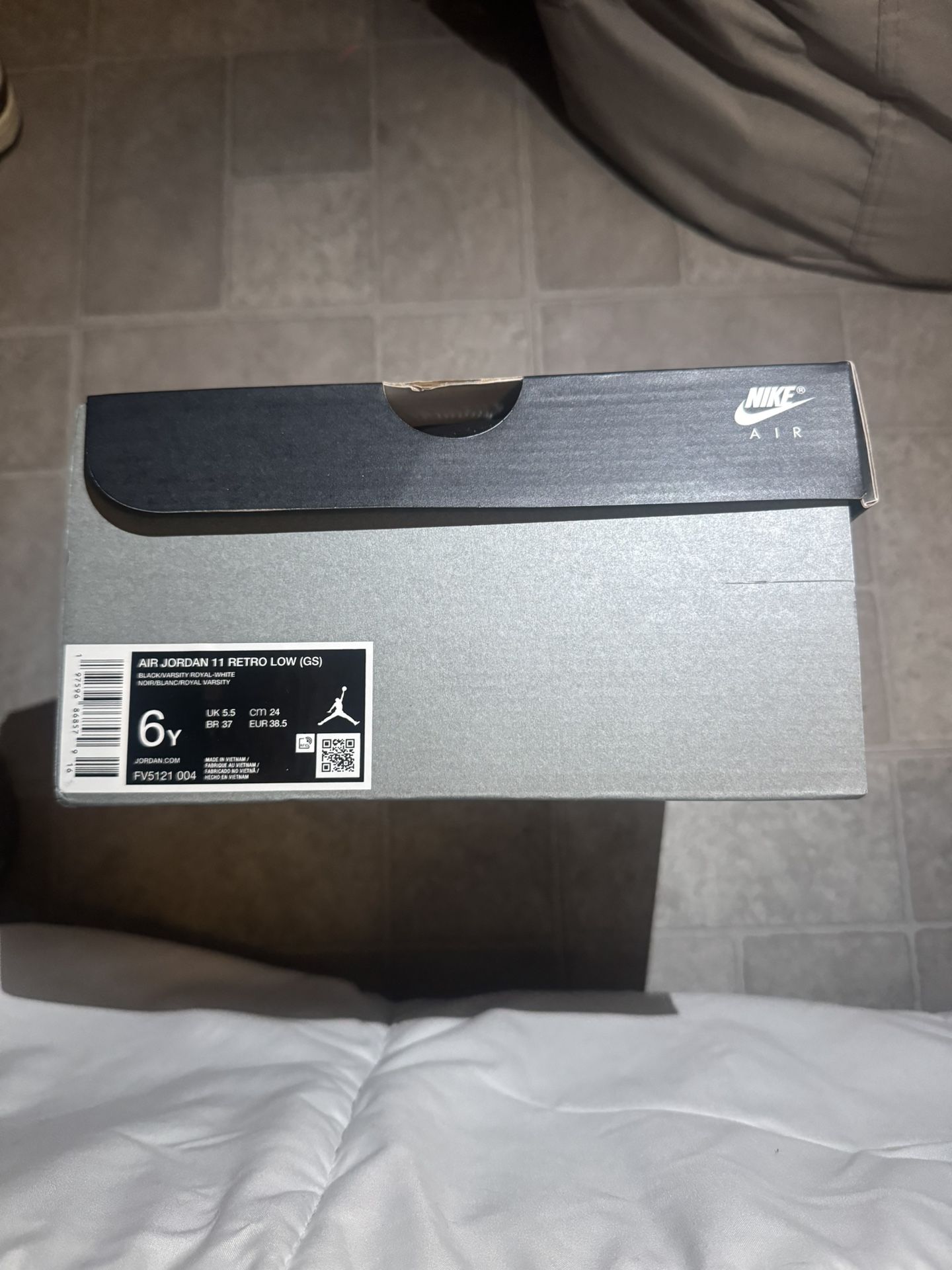 Jordan 11 Space Jam GS Size 6Y