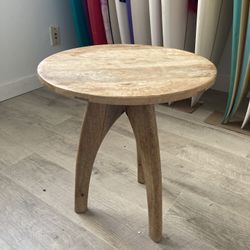Aero Modern Accent Table