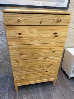 Solid Pine 5-Drawer Chest - Local Delivery Available for a Fee - See My Other Items 😀