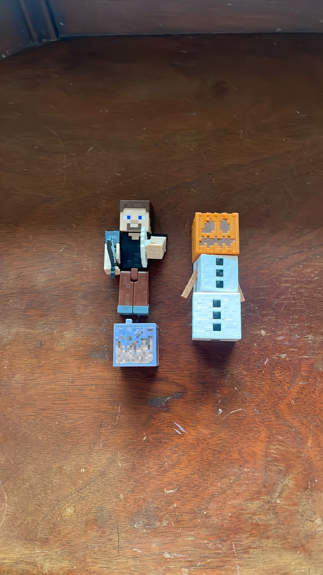 Minecraft Figures Steve And Snow Golem