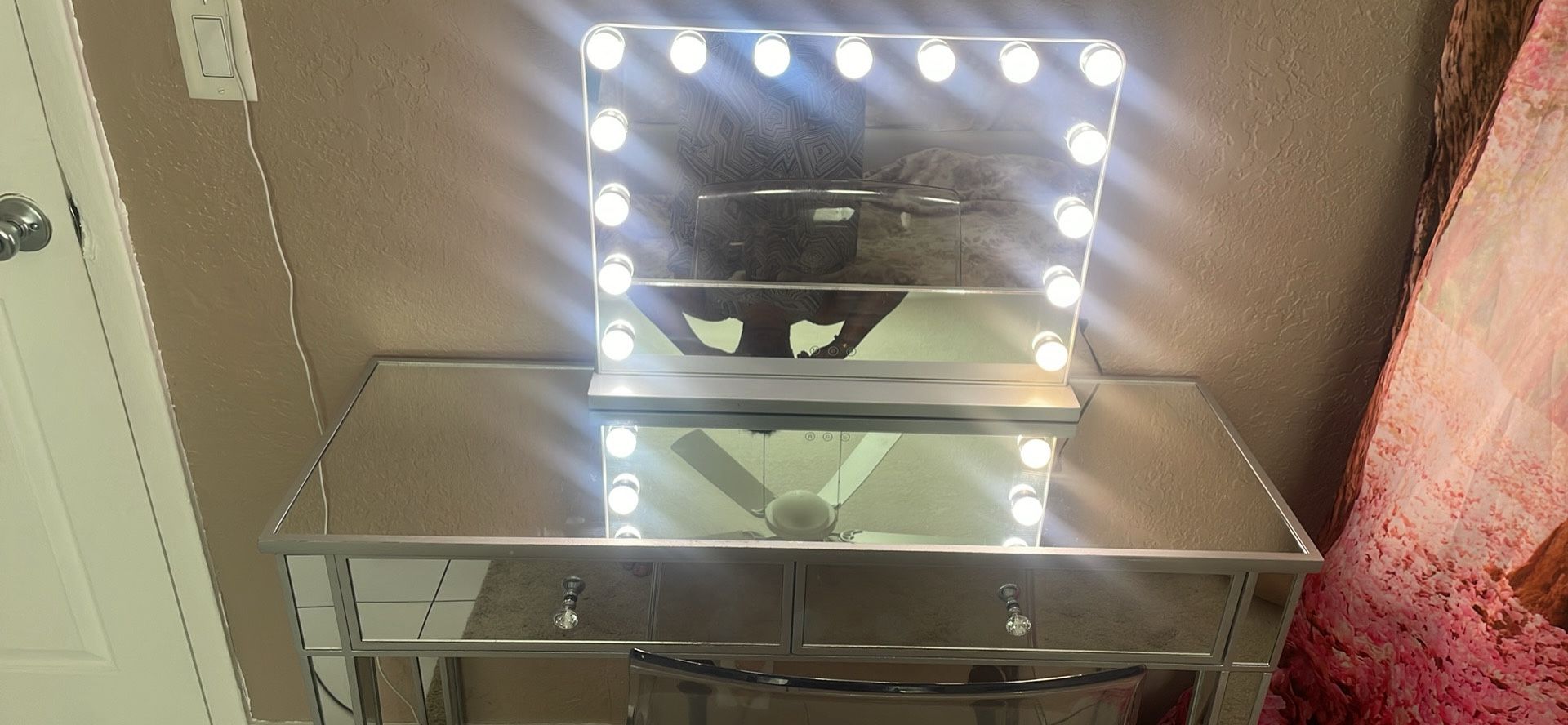 Vanity Mirrored Table And Chair
