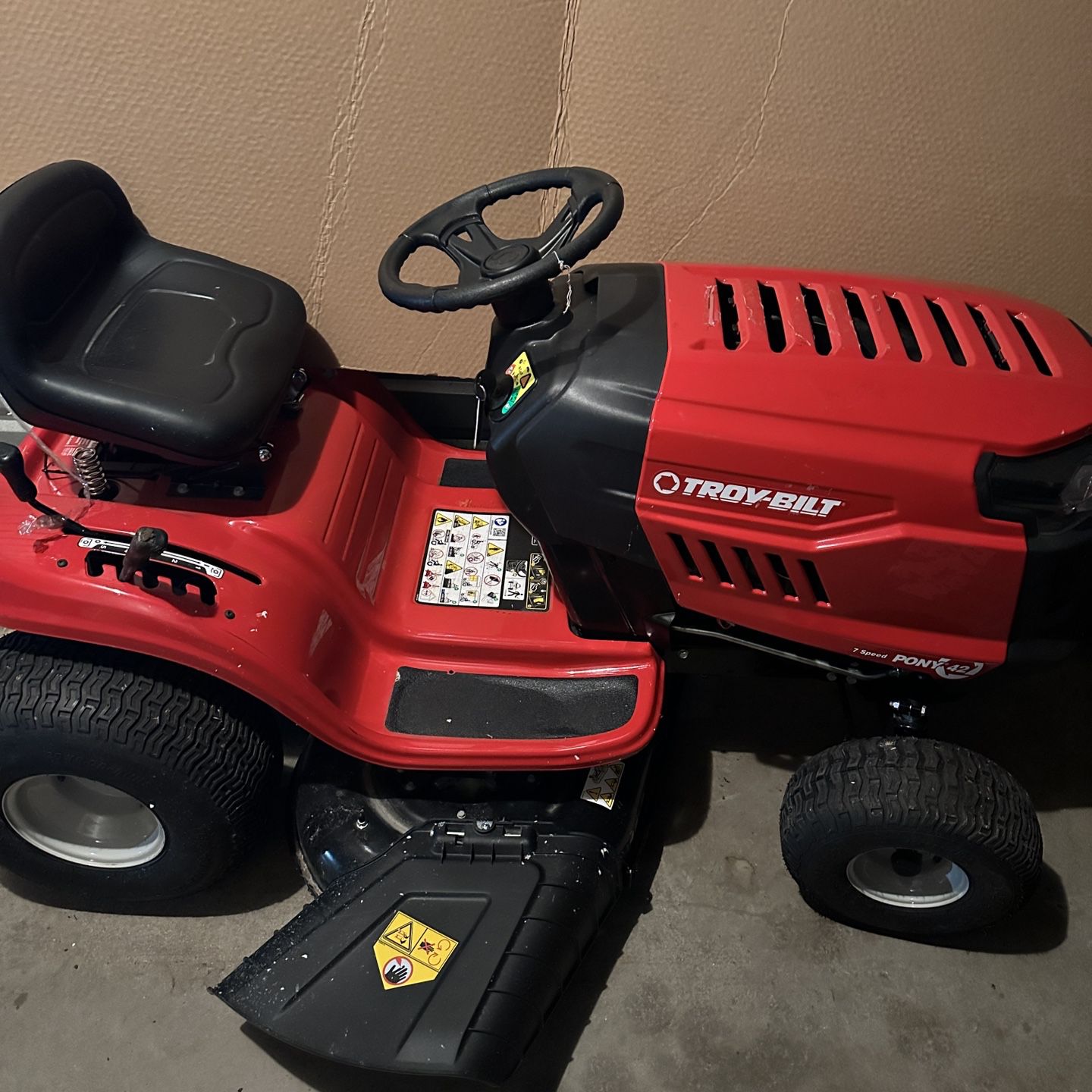 Troy Built Riding Mower 42in 15.5HP