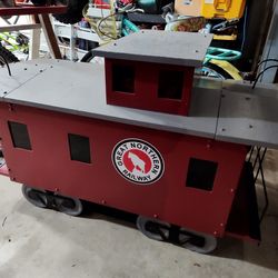 Train car toy box