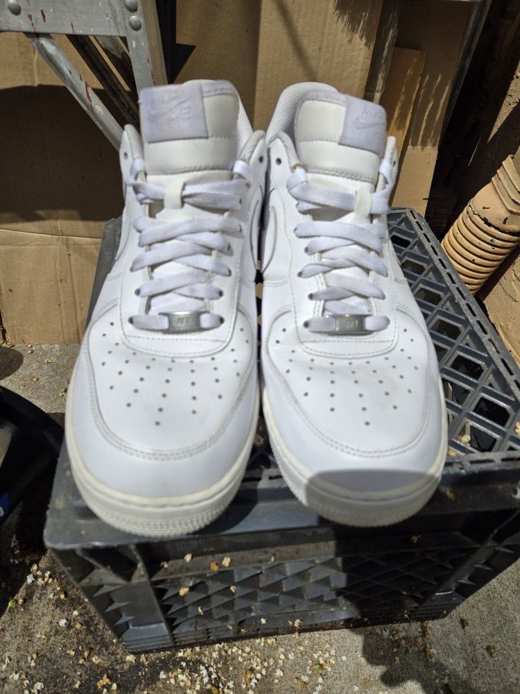 Low Top Air Forces Size 13