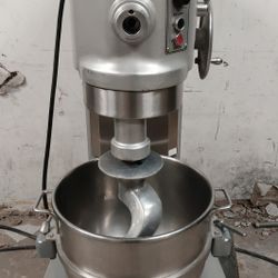 Hobart 60 Qt Heavy Duty Dough Mixer Machine. 2 Horsepower 