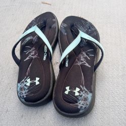Size 8 Under Armor Sandals 