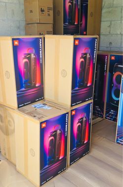 JBL PARTYBOX 130 - NUEVA EN CAJA SELLADA - 200W El nuevo modelo 2026, más potente que la 120. ¡200W RMS de pura potencia JBL! Con woofers dobles de 5.