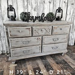 Pick Up Today!! Beautiful Rustic Gray Dresser