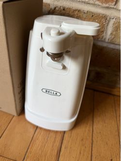 NEW BELLA WHITE ELECTRIC CAN OPENER IN ORIGINAL BOX