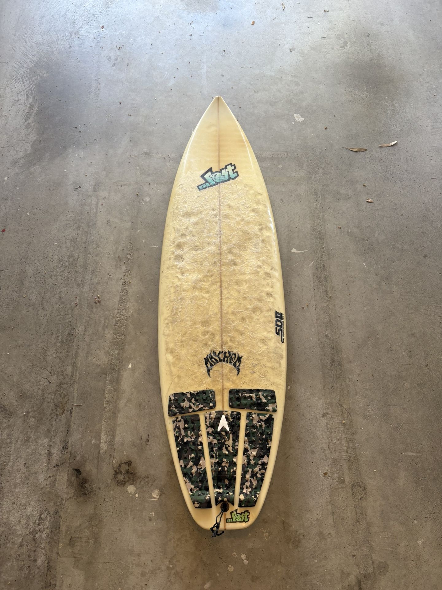 Lost mayhem Surfboard 5 '10 With Bag