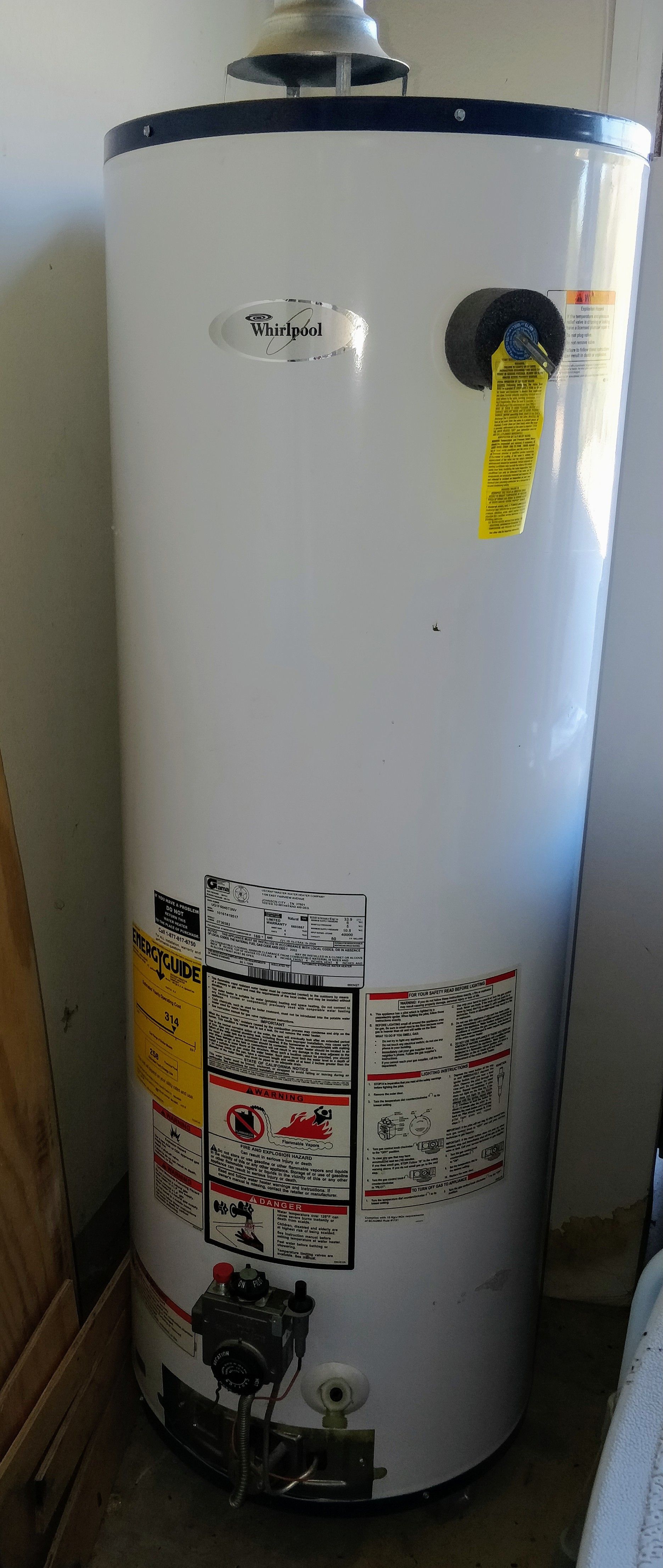 Whirlpool natural gas water heater - model ug1f5040t3nv for Sale in Agua  Dulce, CA - OfferUp