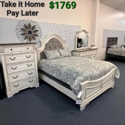 REALYN CHIPPED WHITE PANEL BEDROOM SET